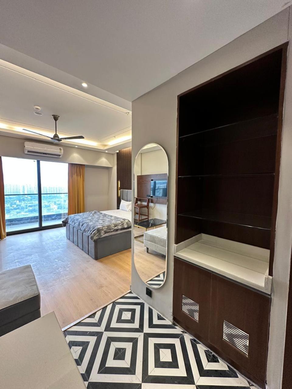 Aparthotel Urban Abodes à Ghaziabad Extérieur photo