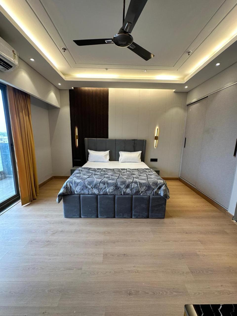 Aparthotel Urban Abodes à Ghaziabad Extérieur photo