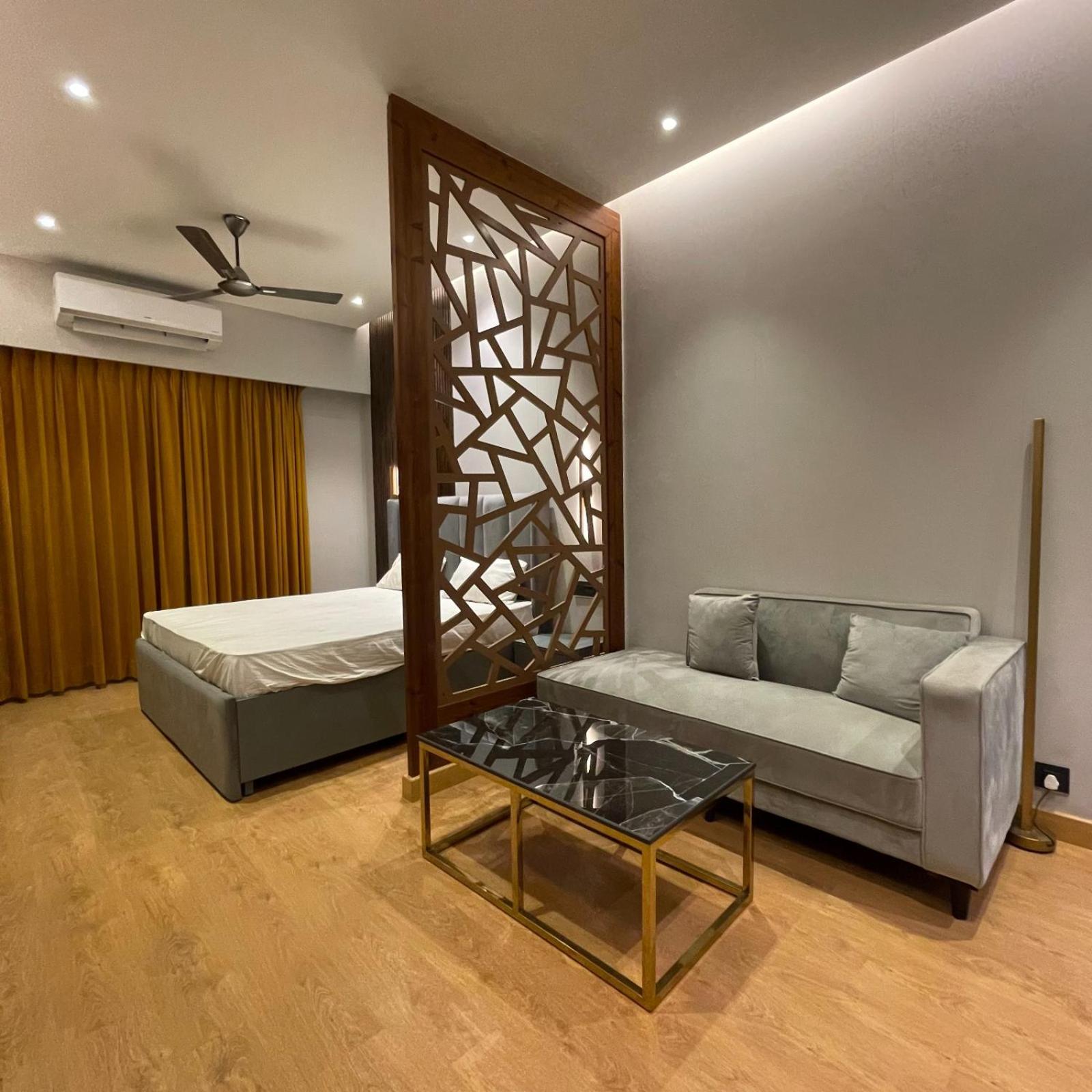 Aparthotel Urban Abodes à Ghaziabad Extérieur photo